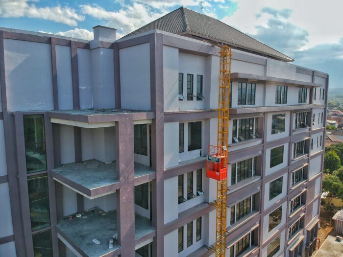 Rental Alat Proyek - Lift Barang